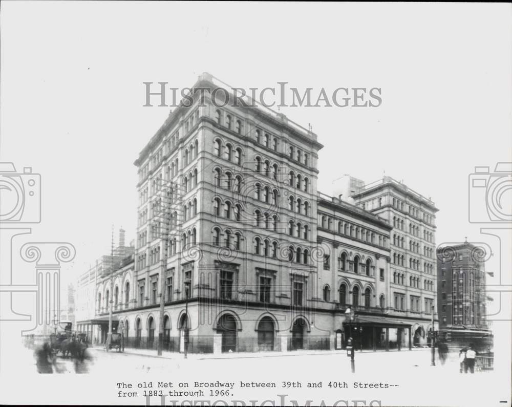 1983 Press Photo Exterior view of the old Metropolitan Opera in New York City- Historic Images