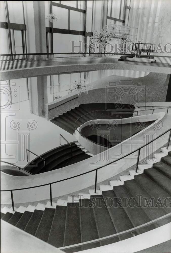 1966 Press Photo View of the spiral staircase at the Metropolitan Opera House- Historic Images