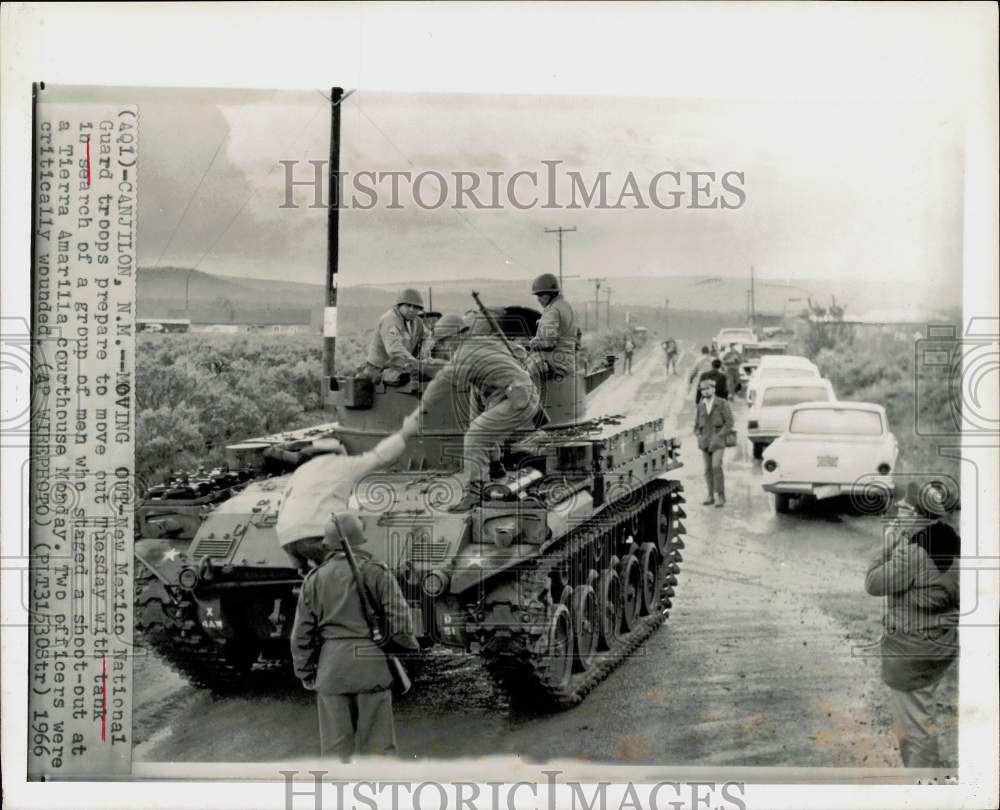 1966 Press Photo New Mexico National Guard troops move out of Canjilon with tank- Historic Images