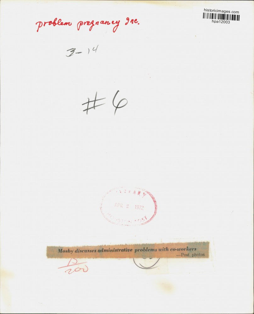 1972 Press Photo Mosby and Problem Pregnancy co-workers confer. - hpa12003