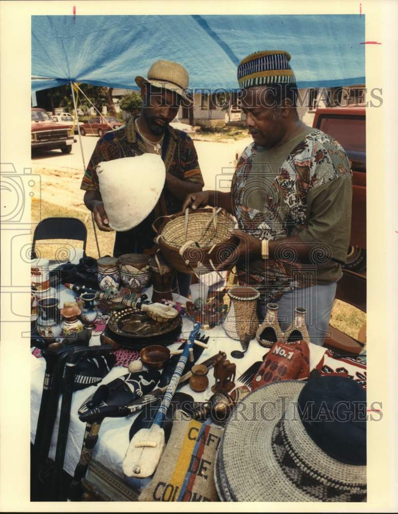 1991 Press Photo Vendors Michael and James Doty at Pan African Cultural Festival- Historic Images