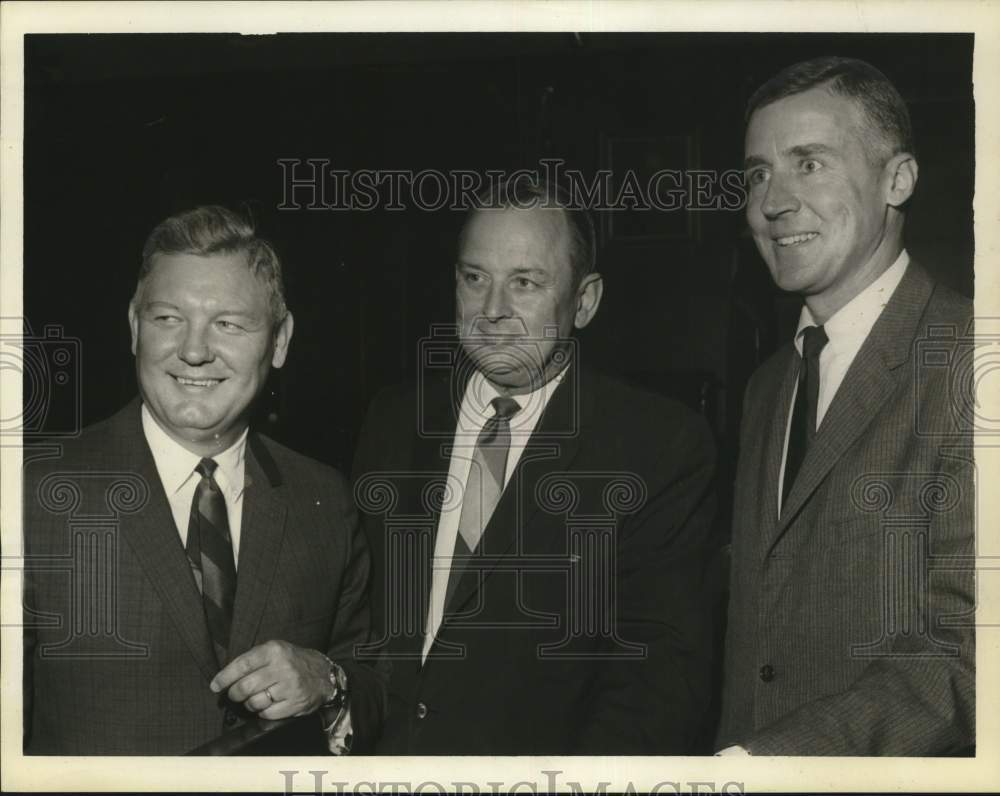 1963 Press Photo Three Lawyers at Houston Bar Association Meeting - hpa15831