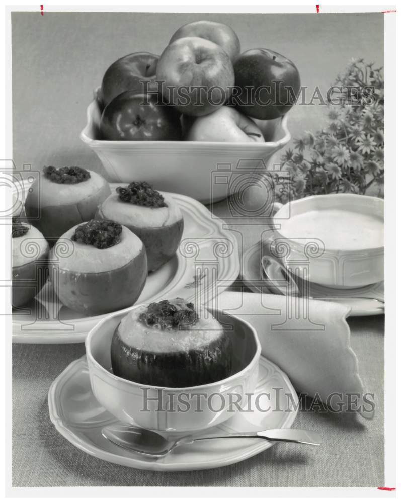 1983 Press Photo Mincemeat Stuffed Baked Apples with Lemon Sauce - hpa16290- Historic Images