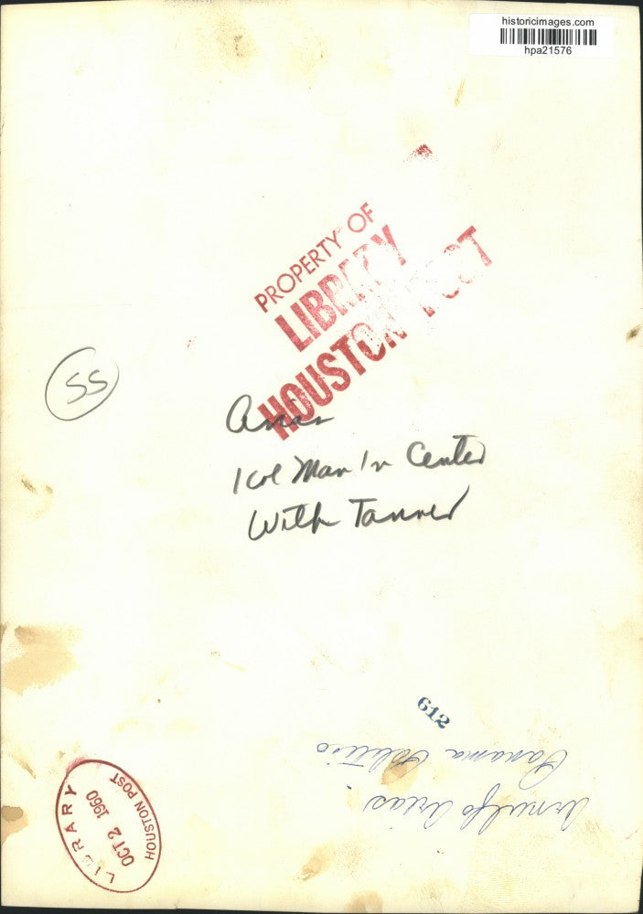 1941 Press Photo Ousted Arnulfo Arias jokes with reporters in Havana, Cuba.