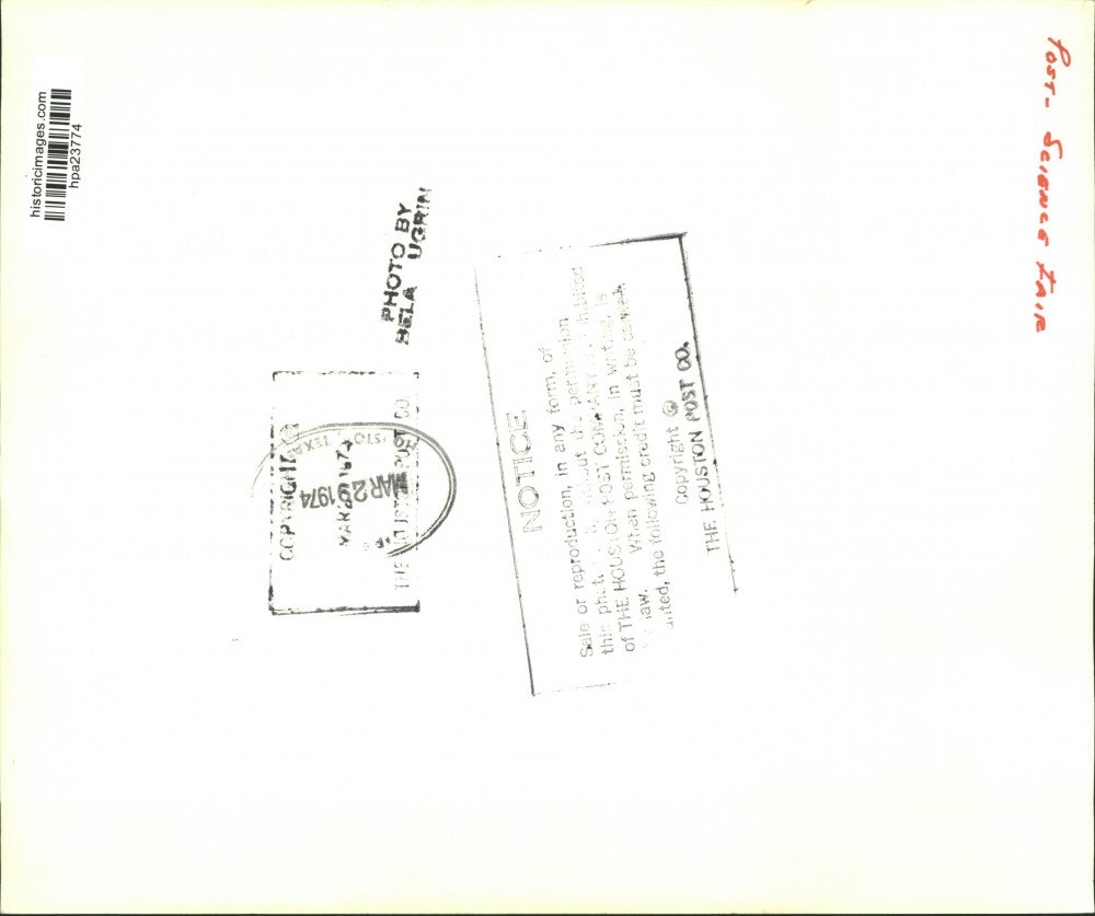 1974 Press Photo Post Science Fair participant explains his project. - hpa23774