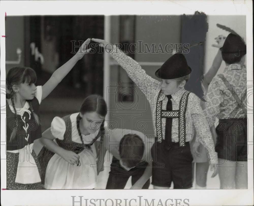 1971 Press Photo Children perform European folk dance - hpa34993- Historic Images