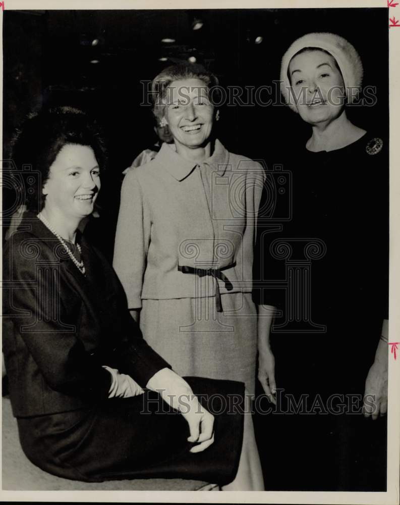 1965 Press Photo Mmes. Benjamin Cate, Robert Kaim, Julia Orr at Houston Club, TX- Historic Images