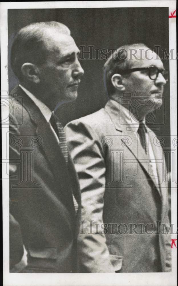 1957 Press Photo Joe L. Angle Jr., Former City Official, with Attorney at Trial
