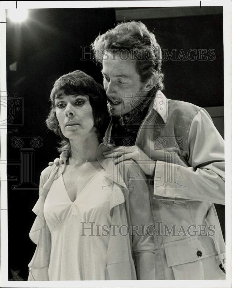 1972 Press Photo &quot;Happy Birthday, Wanda Jane&quot; Actors Barbara Barnett/Woody Eney- Historic Images