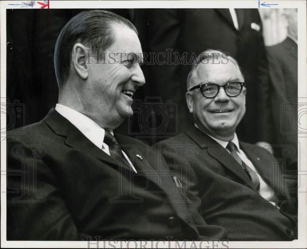1964 Press Photo Gail Whitcomb, President of Houston Chamber of Commerce