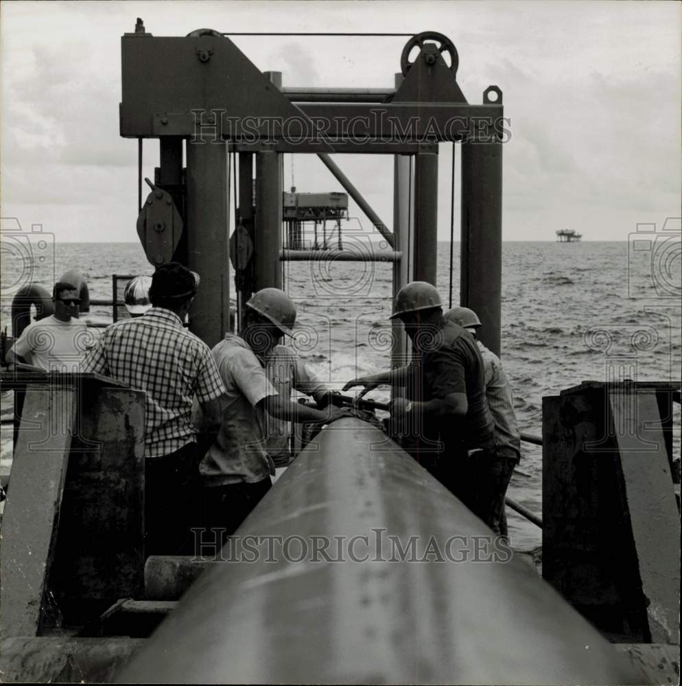 1971 Press Photo Oil and Gas Pipeline is Laid in the Ocean - hpa52590- Historic Images