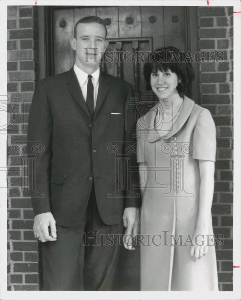 1965 Press Photo Joan Hubbard and Joe Whitley, Jr. announce wedding plans- Historic Images