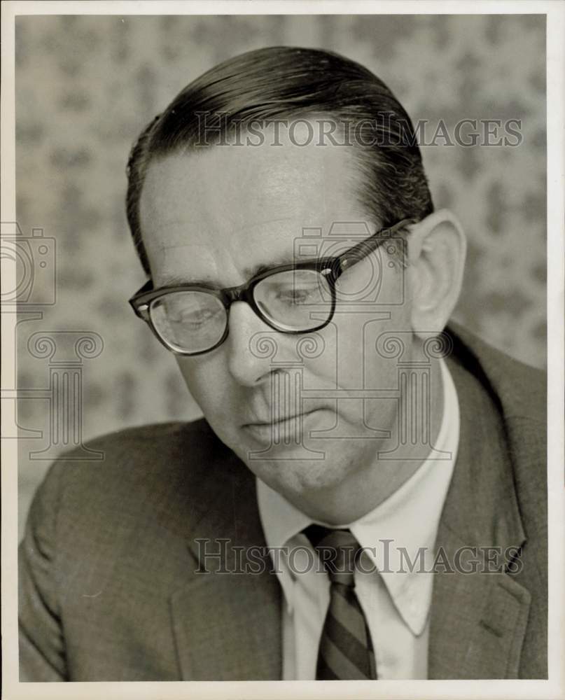 1966 Press Photo Tom Davis, John Birch Society regional manager. - hpa56774- Historic Images