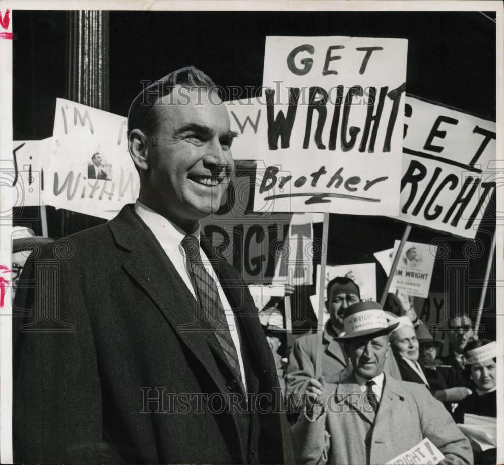 1961 Press Photo Jim Wright campaigns from Union Station to Main Street.- Historic Images