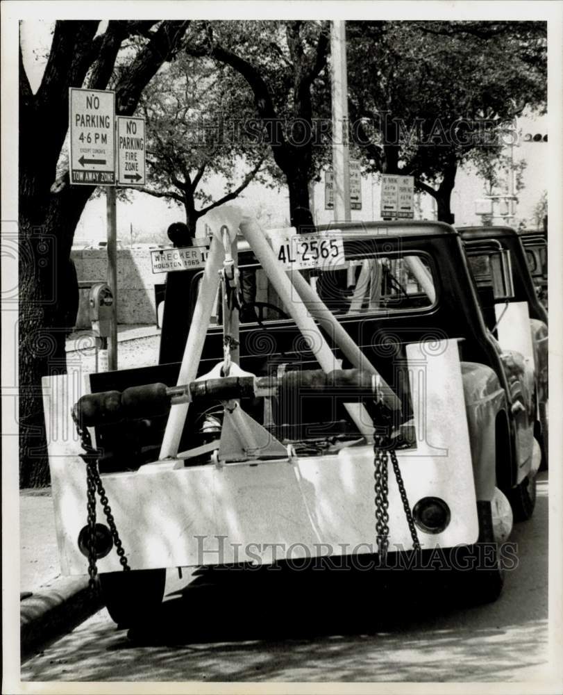 1966 Press Photo Houston wrecker company vehicle parked in No Parking area.- Historic Images