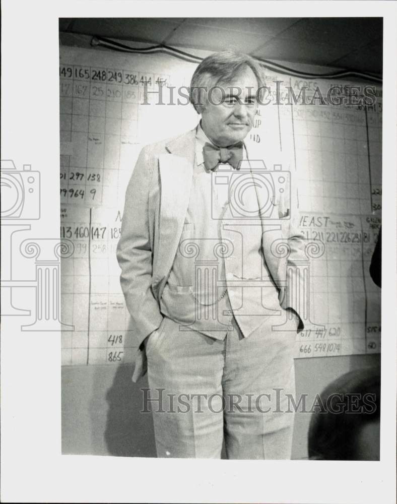 1980 Press Photo Representative Bob Eckhardt stands at tally board. - hpa58250- Historic Images