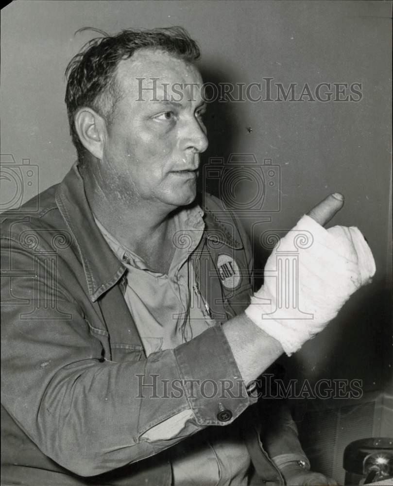 1960 Press Photo Ray Gray, Gulf barge crewman involved in fire - hpa58826- Historic Images