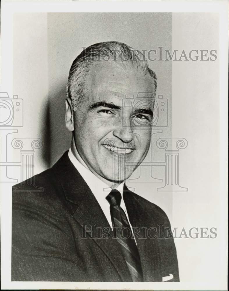 1962 Press Photo Robert Gray, U.S. Cabinet Secretary and author. - hpa58829- Historic Images