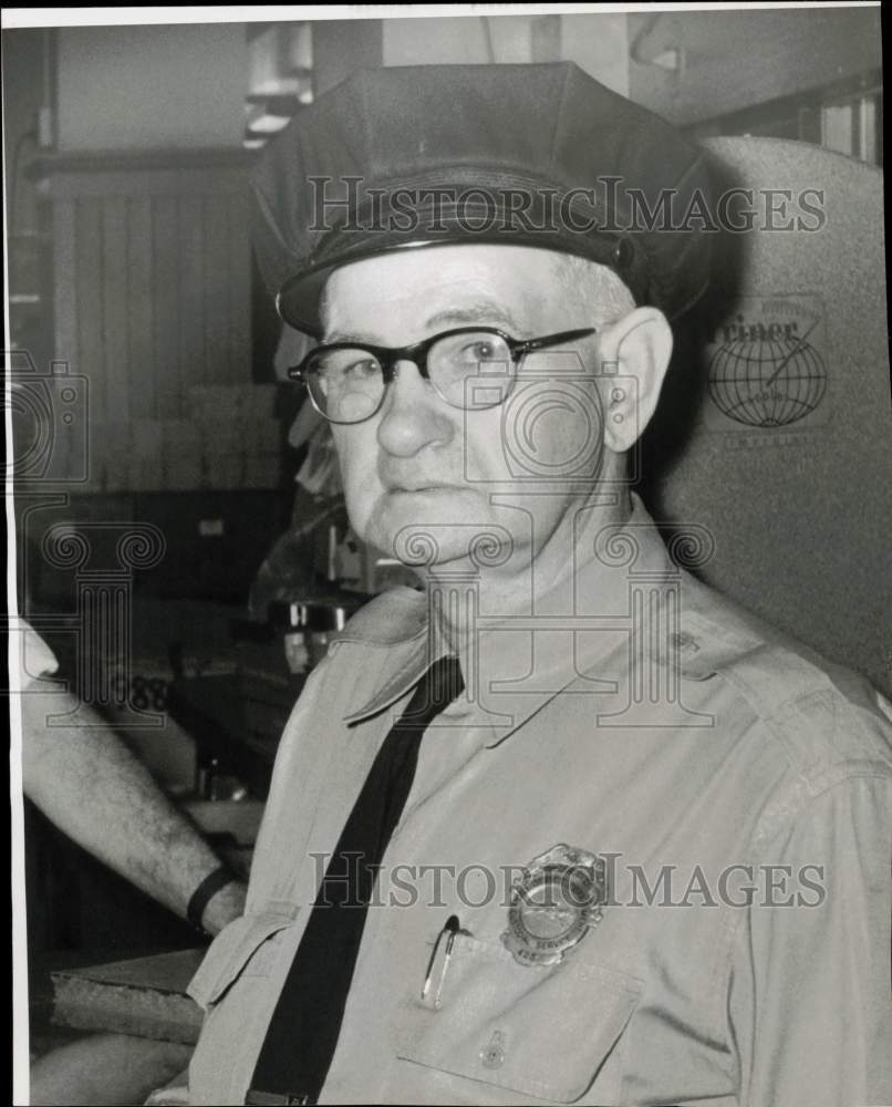 1959 Press Photo Nolan Hamilton, guard for the Post Office - hpa58995- Historic Images