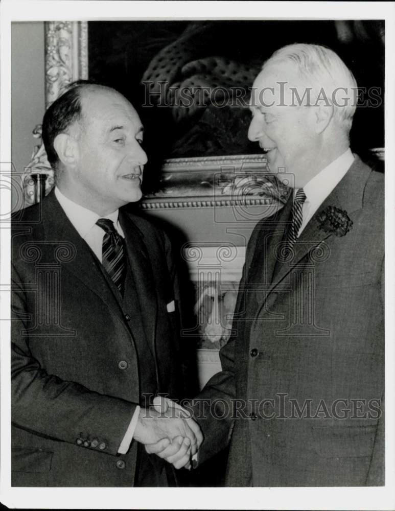 1964 Press Photo Patrick Walker greets U.S. Ambassador David Bruce in London.- Historic Images