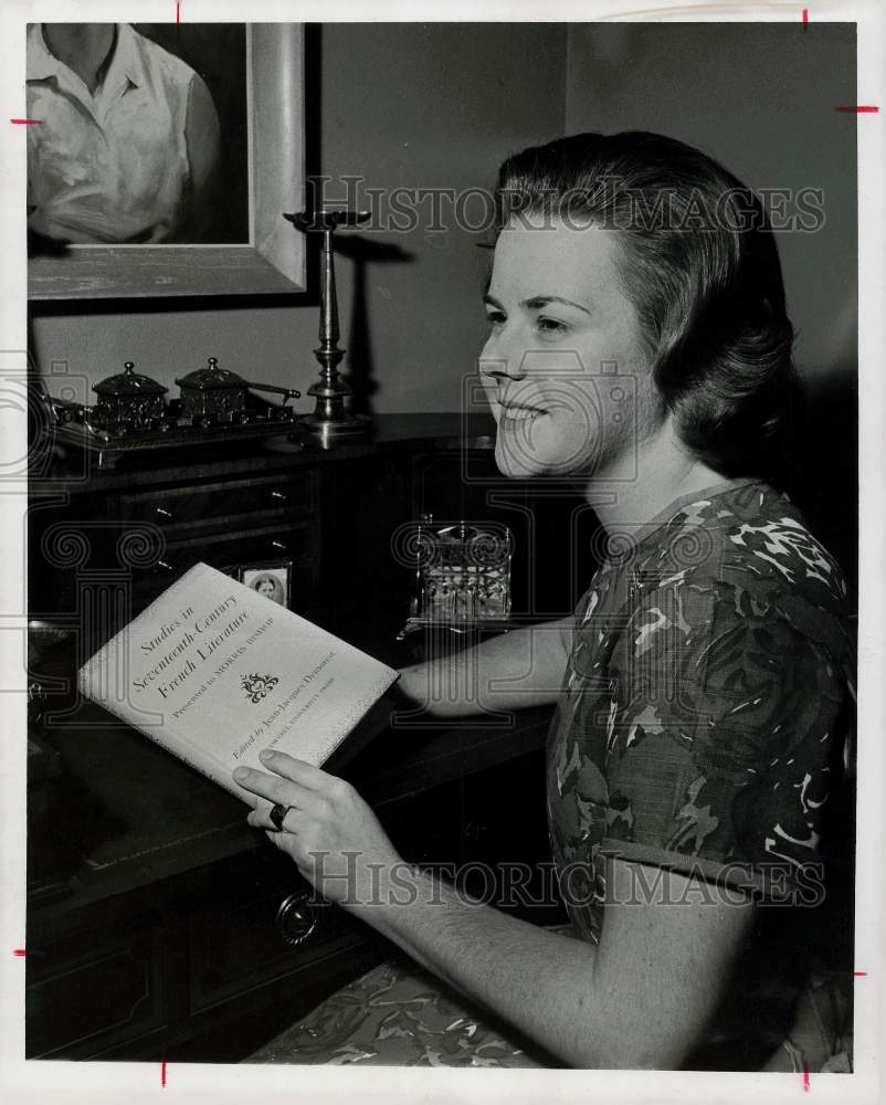 1965 Press Photo Tudor Perry Weaver awarded Fulbright-Hays scholarship.- Historic Images