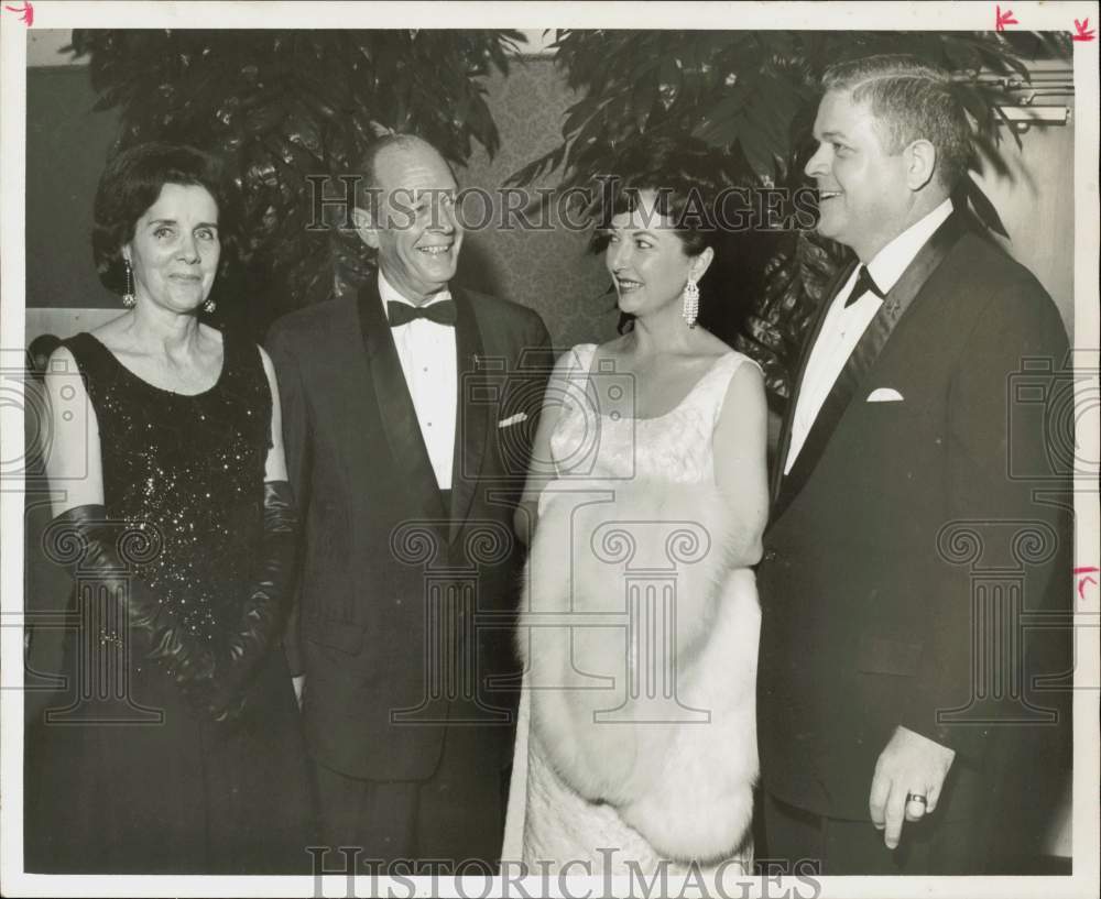 1967 Press Photo J.B. Jones and Elbert Walkers attend NOMADS dance at Shamrock- Historic Images