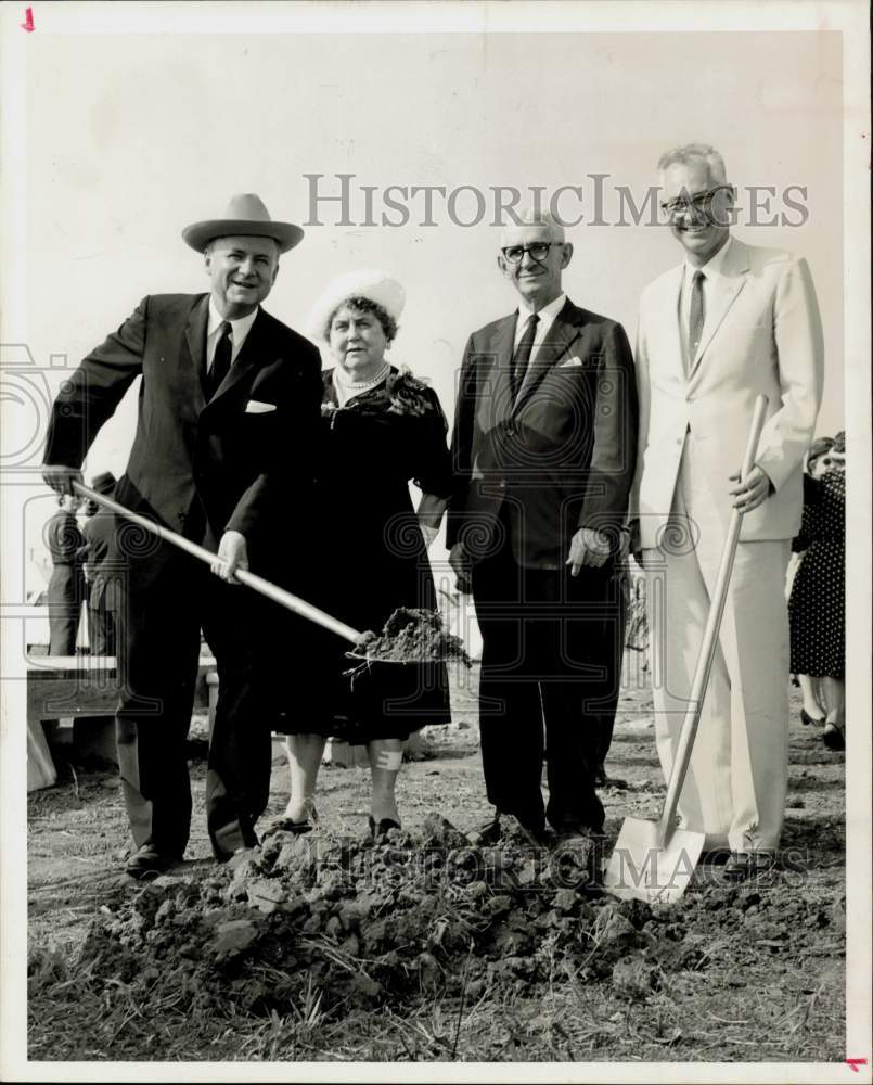 1962 Press Photo Governor Daniel and group at groundbreaking at Houston college- Historic Images