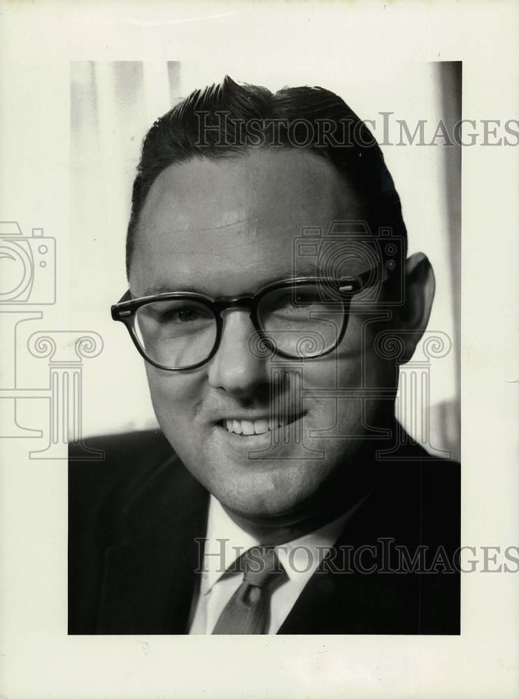 1968 Press Photo Hollis Chatham, First Mortgage Company of Texas Vice President.- Historic Images