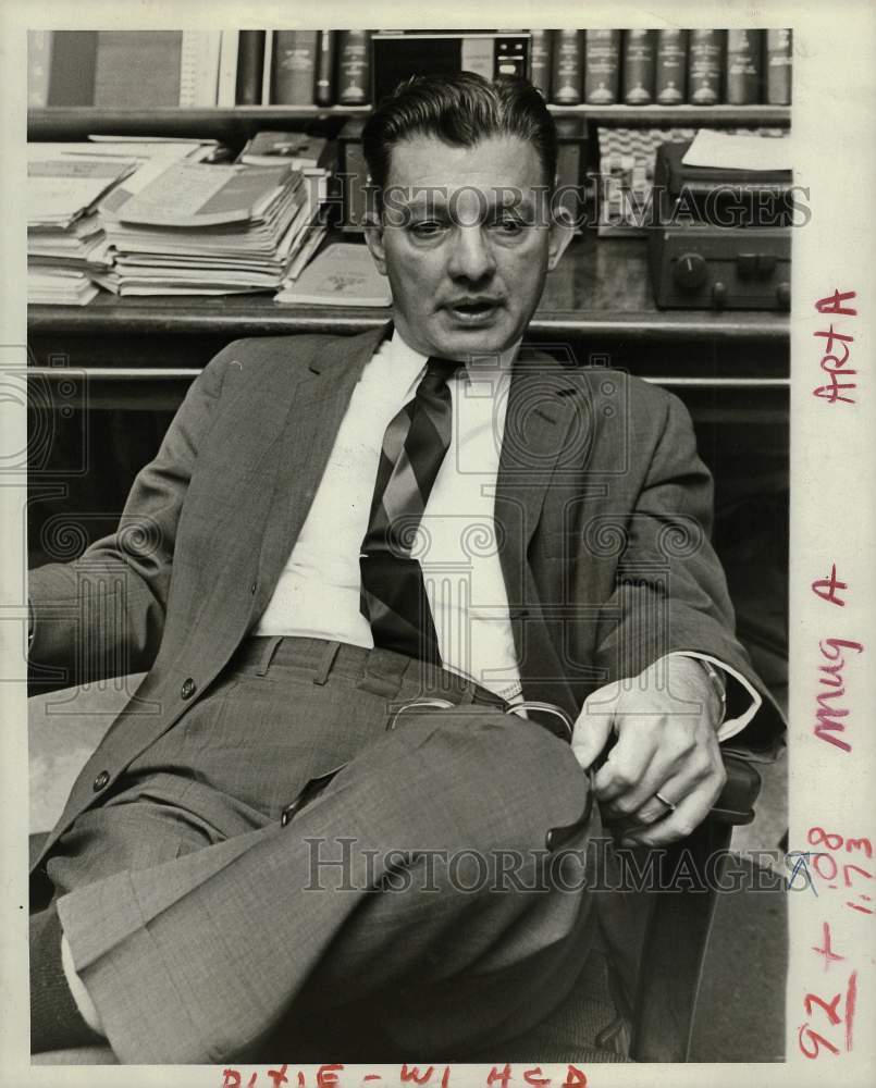 1966 Press Photo Christian &quot;Chris&quot; Dixie, Houston labor lawyer in his office.- Historic Images