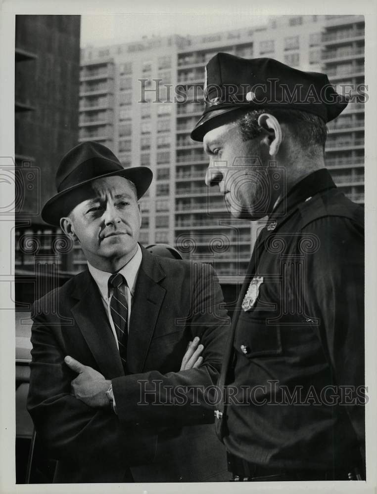 1959 Press Photo Edward Binns and Warren Kemmerling star in CBS&#39; &quot;Brenner.&quot;- Historic Images