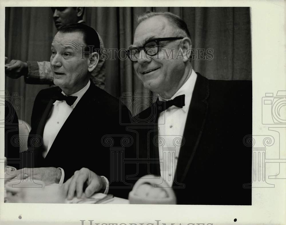 1967 Press Photo M.A. Wright and Gail Whitcomb at Houston black-tie dinner.- Historic Images