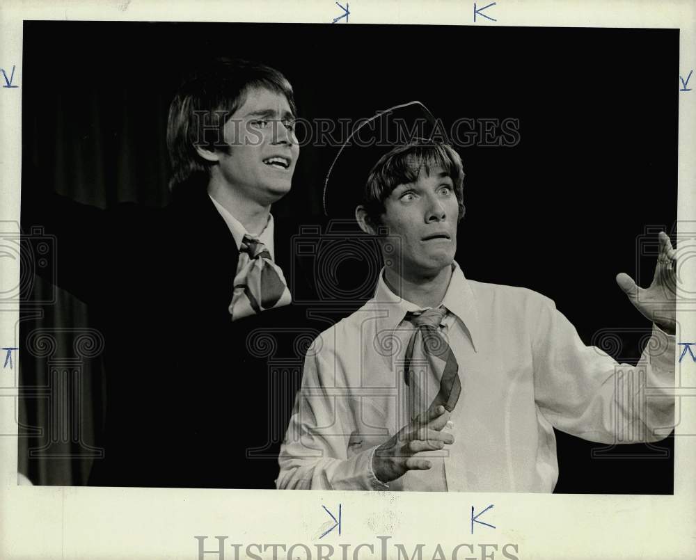 1969 Press Photo Entertainer Robin Kilgore performs with a colleague - hpa64017- Historic Images