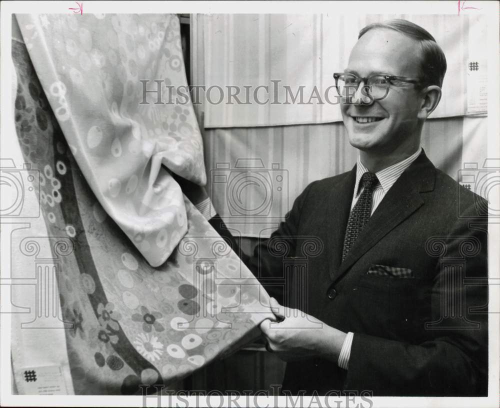 1961 Press Photo Jack Lenoir Larsen, designs, manufactures &amp; distributes fabrics- Historic Images