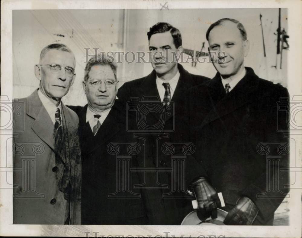 1946 Press Photo Members of the House Appropriation Committee arrive in New York- Historic Images