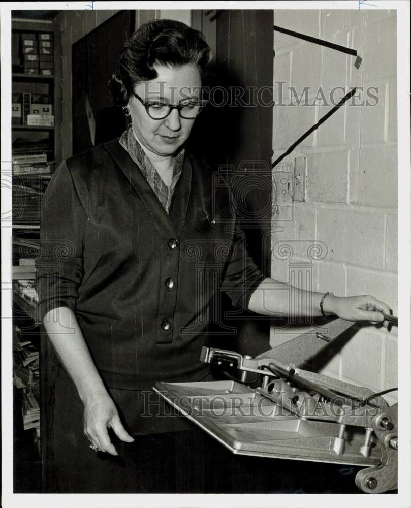 1966 Press Photo Mrs. Lois Land of Spring Branch Schools - hpa66023- Historic Images