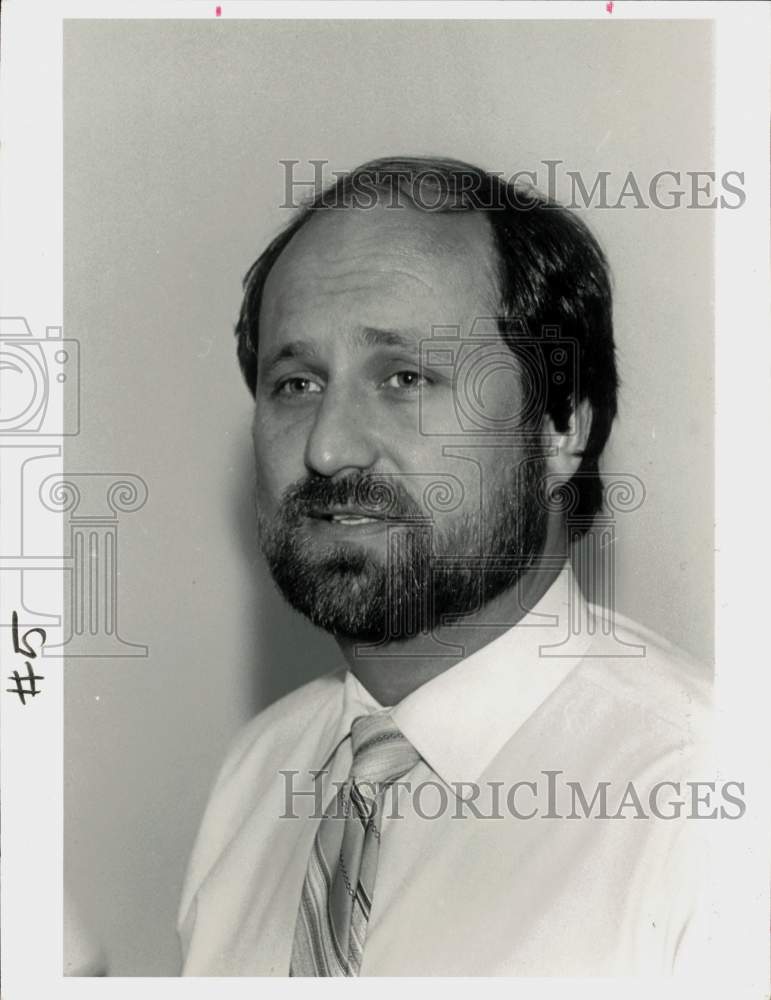 1987 Press Photo George Hutto, lead administrator for Thomas Care facility, TX- Historic Images