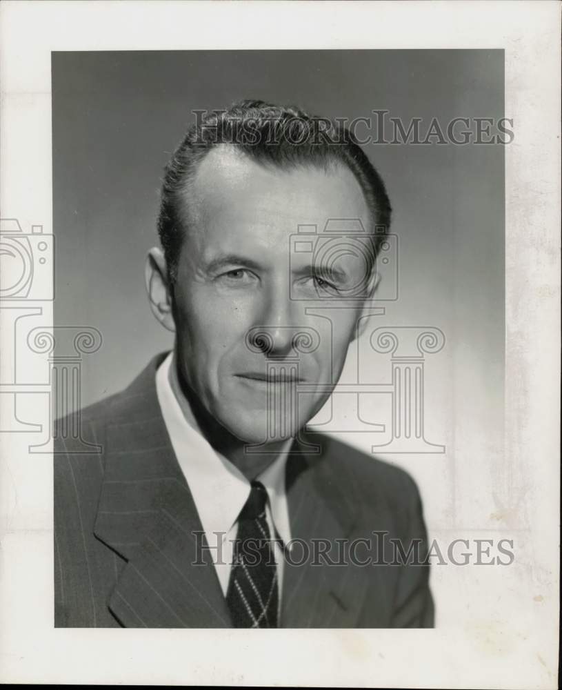 1949 Press Photo Wayne Gard, author of &quot;Frontier Justice&quot; - hpa67332- Historic Images