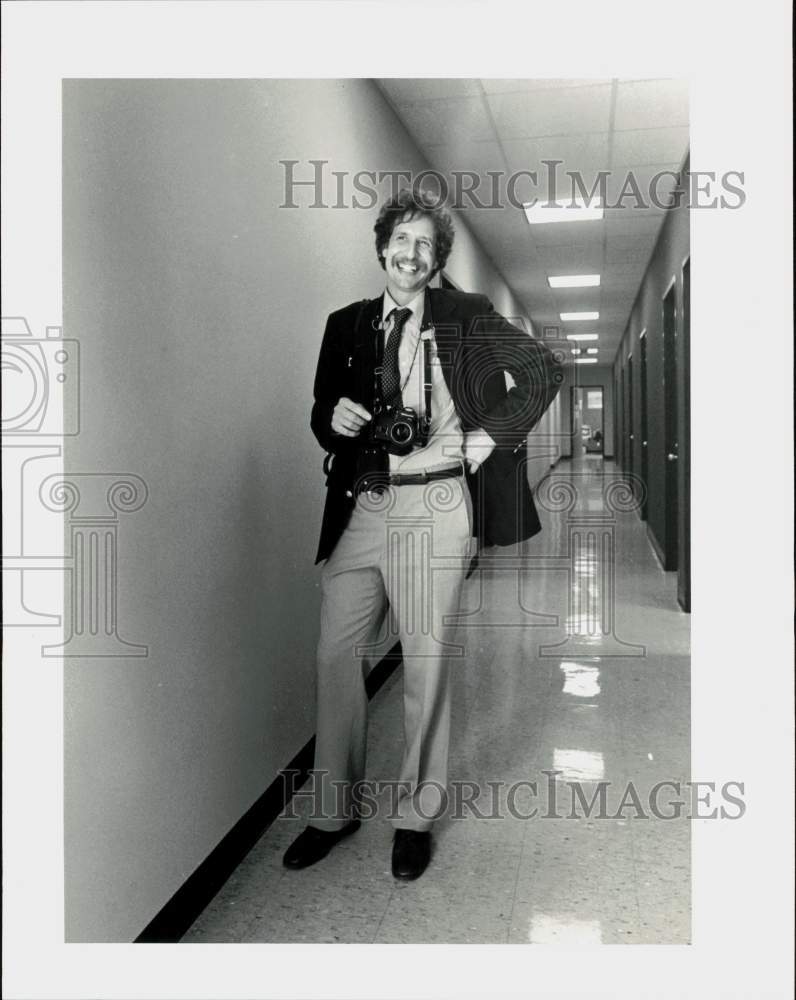 1980 Press Photo Ken Kobre, University of Houston photographer - hpa67723- Historic Images