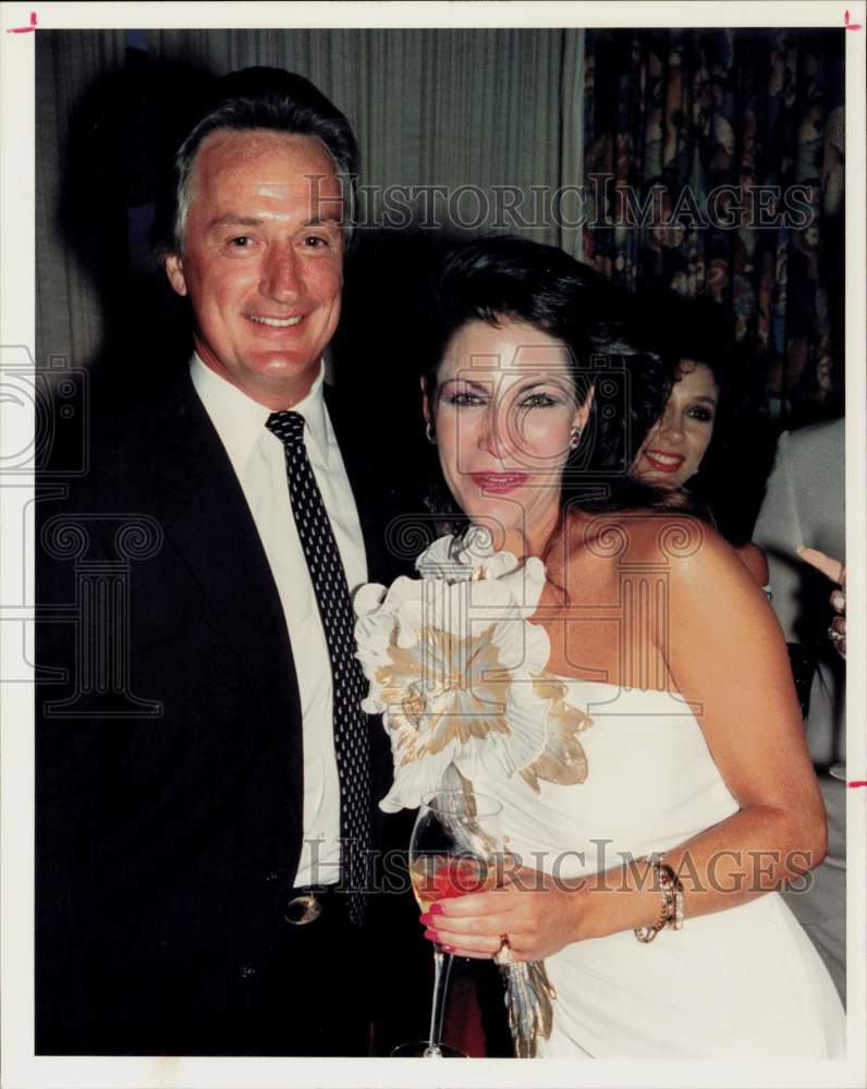 1987 Press Photo Engagement photo of William and Arlene Dennis at Tony&#39;s.- Historic Images