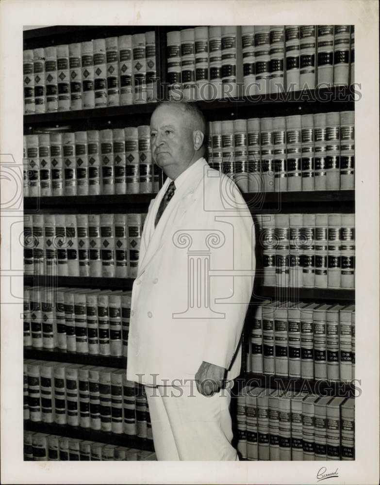 1945 Press Photo Attorney Calvin Garwood, Johnson supporter - hpa68923- Historic Images