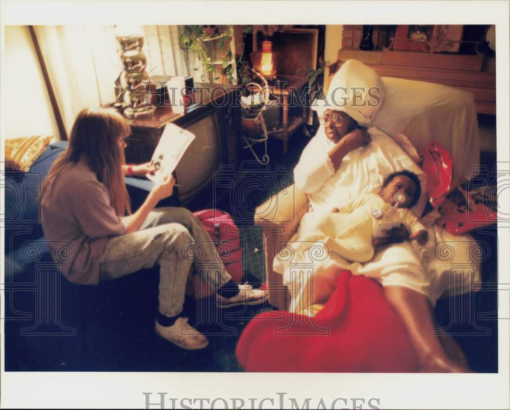 Press Photo Sister Helen Gay with her adopted children at their home in Houston- Historic Images