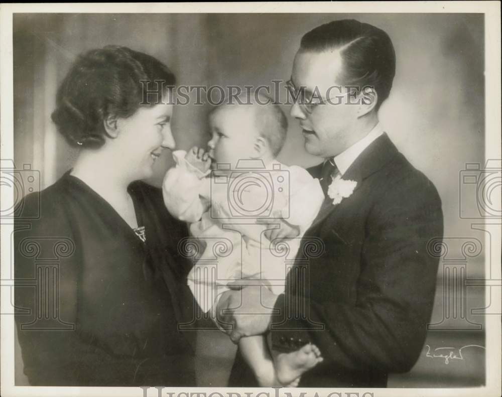 1939 Press Photo Dutch Crown Princess Juliana, Prince Bernhard, Infant Beatrix- Historic Images