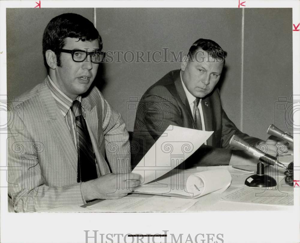 1970 Press Photo John Latchford, Texas Water Quality Board, and Kammerman.- Historic Images