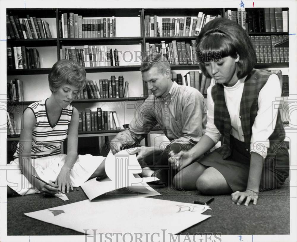 1965 Press Photo Linda, Geisler, Pat Calahan, Judy Wainscott, Rice Univ. Texas- Historic Images