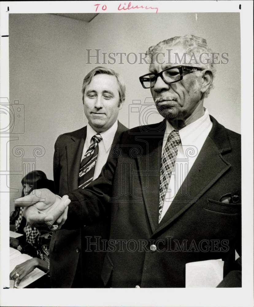 1976 Press Photo George McGonigle & Judson Robinson Sr., Housing Authority, TX