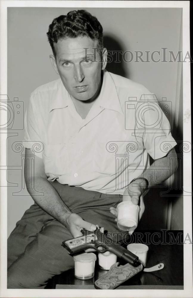 1955 Press Photo Ernest M. Gentry, Supervisor, Federal Bureau of Narcotics, TX- Historic Images