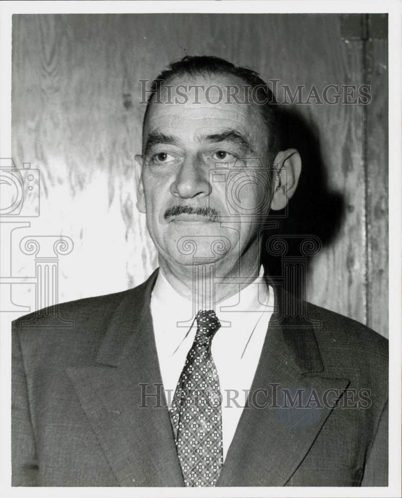 1957 Press Photo Fred Hess, Sales Representative for Duro Test Corporation- Historic Images