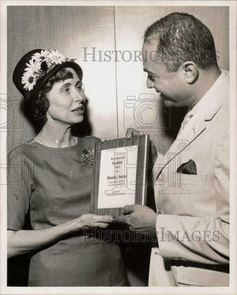 1964 Press Photo Headliner award winner Dorothy Sinclair, Texas - hpa71589- Historic Images