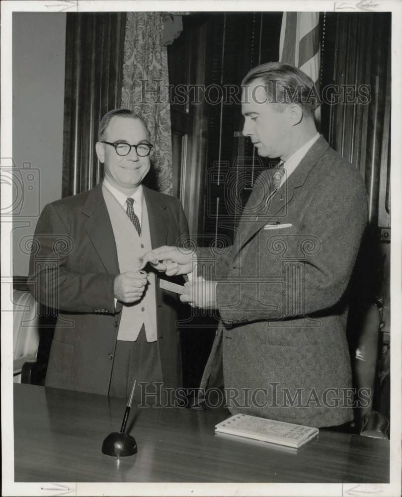 1954 Press Photo Gov. Allan Shivers buys first ticket to automobile show, Texas- Historic Images