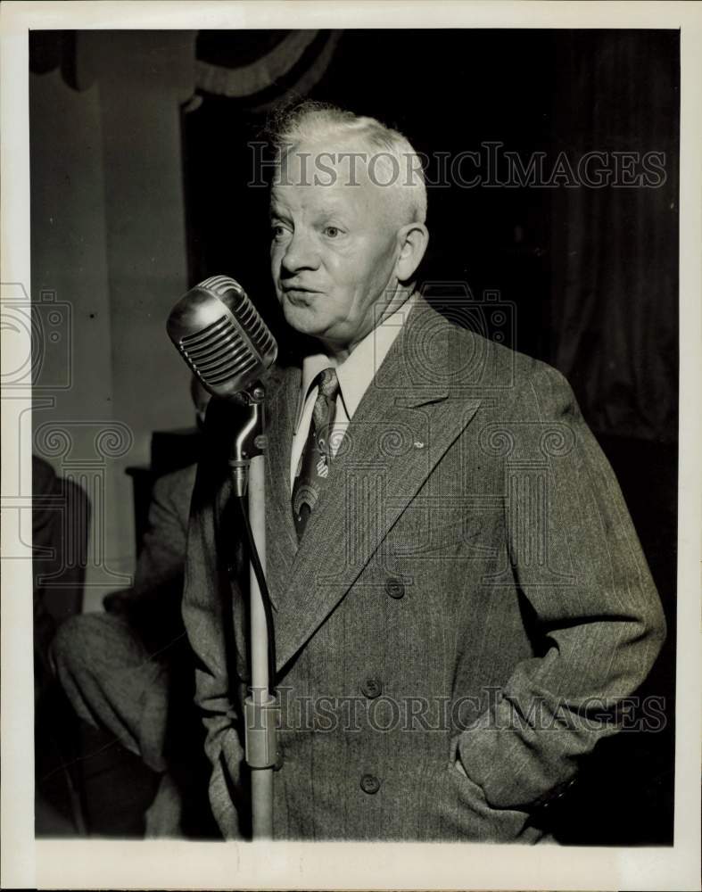 1949 Press Photo William Jack, industrialist, speaks at San Diego Club luncheon.- Historic Images